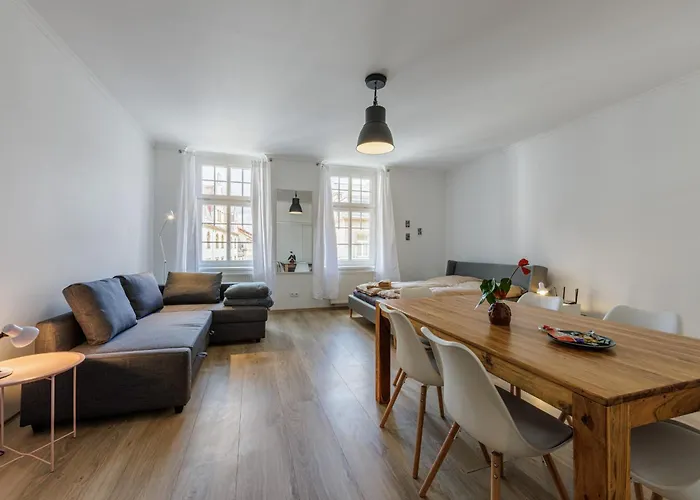 Stylish Centre Apartment Tgm